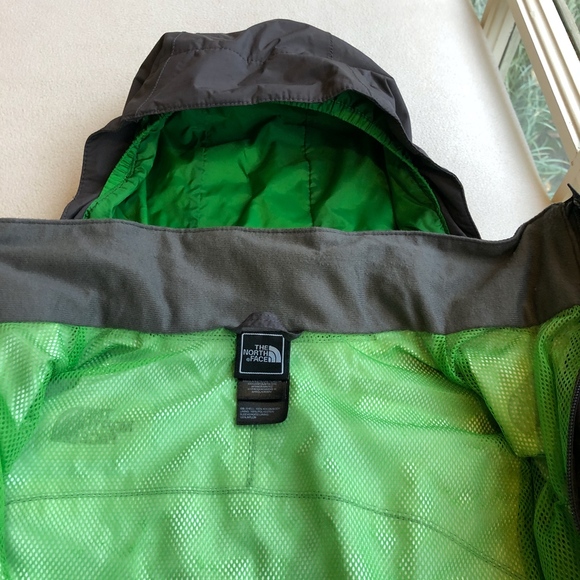 The North Face Boys' Resolve Reflective Jacket - Picture 11 of 14